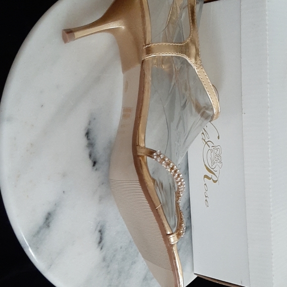 NWT Wild Rose Gold Heels with Rhinestone Straps - Picture 5 of 5